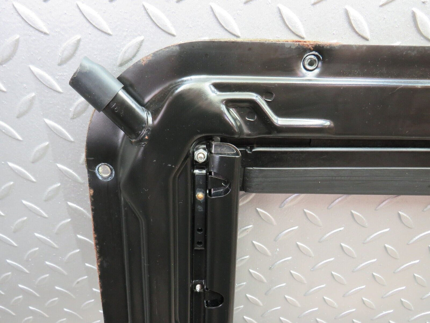 34216 Mercedes-Benz W124 260E Power Sunroof Frame 1247820131 1247820231