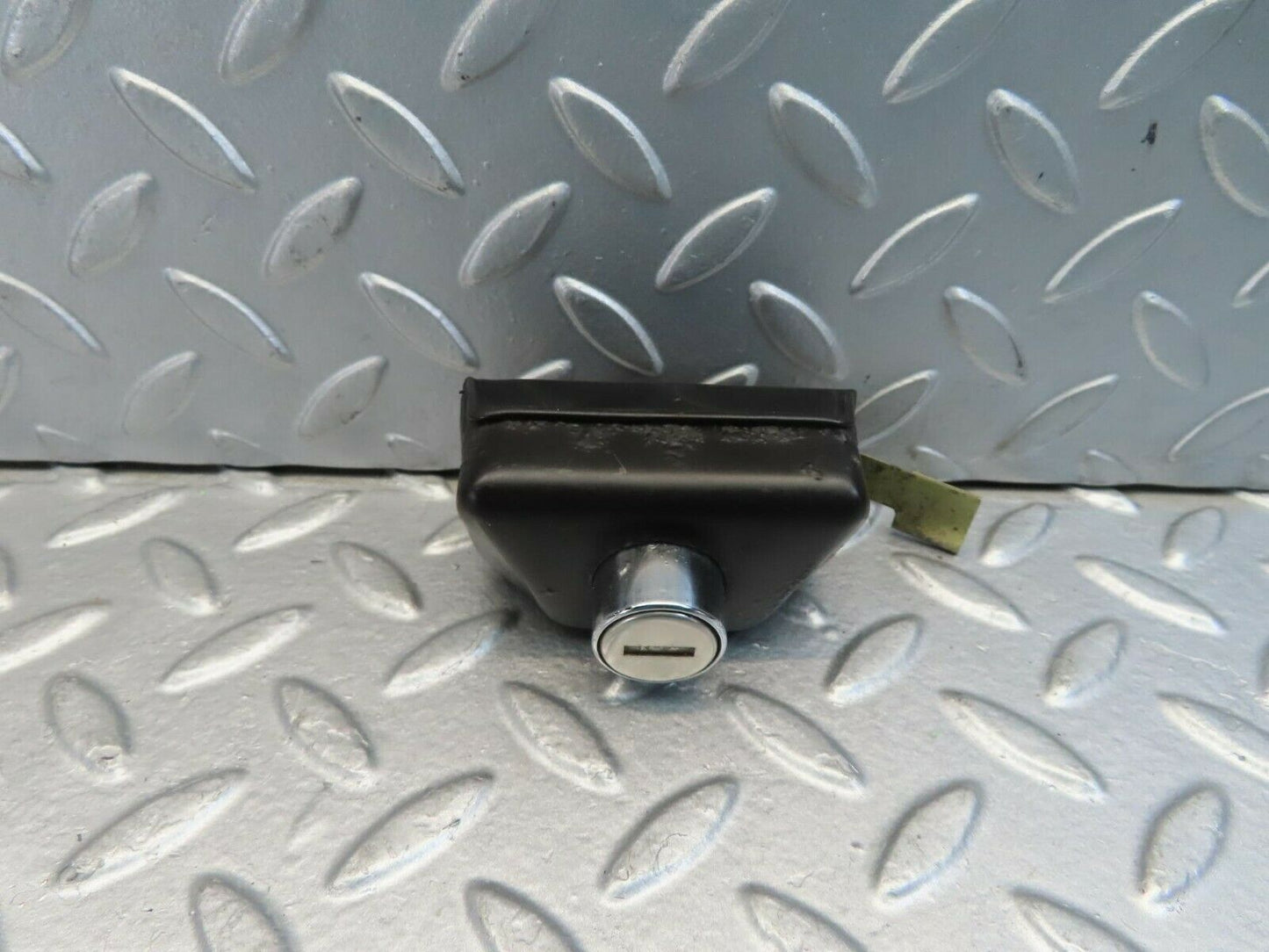 11414 Mercedes-Benz C123 230CE Coupe Trunk Lock No Key 1237580096