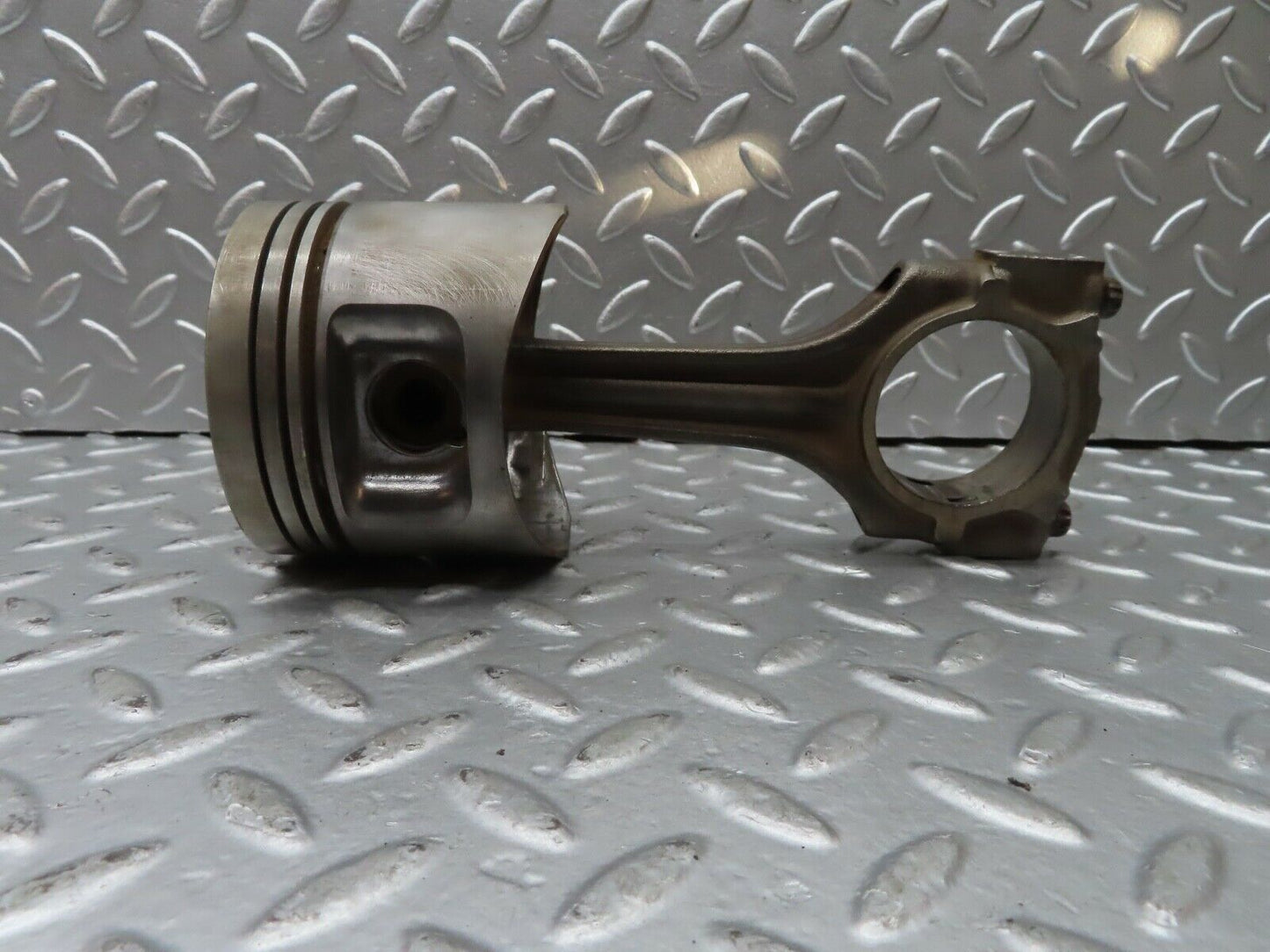 21364 Mercedes-Benz W123 230E Piston With Connecting Rod 95.475 mm