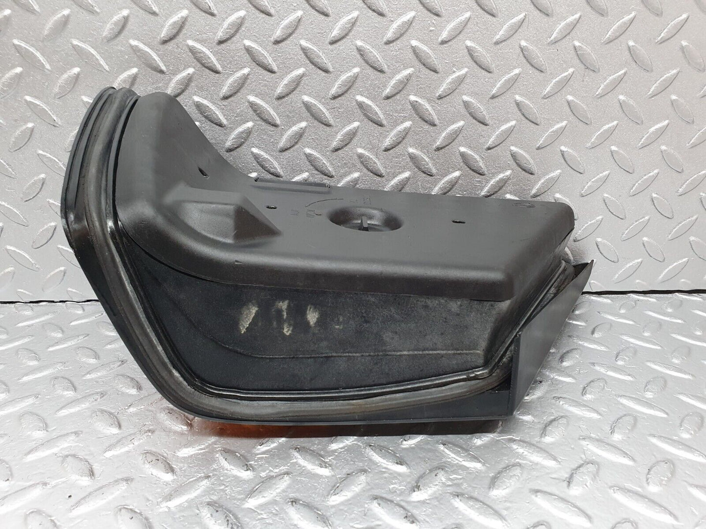 41435 Mercedes-Benz W124 200E Tail Light Left Side Hella 7R0153373