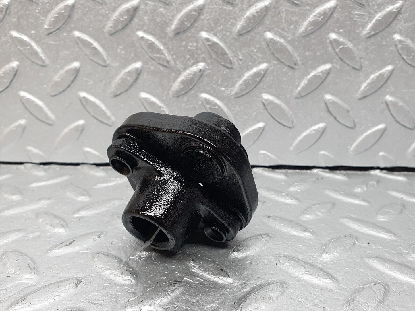 41528 Mercedes-Benz W124 200E Steering Column Lower Shaft Connector 1264620146