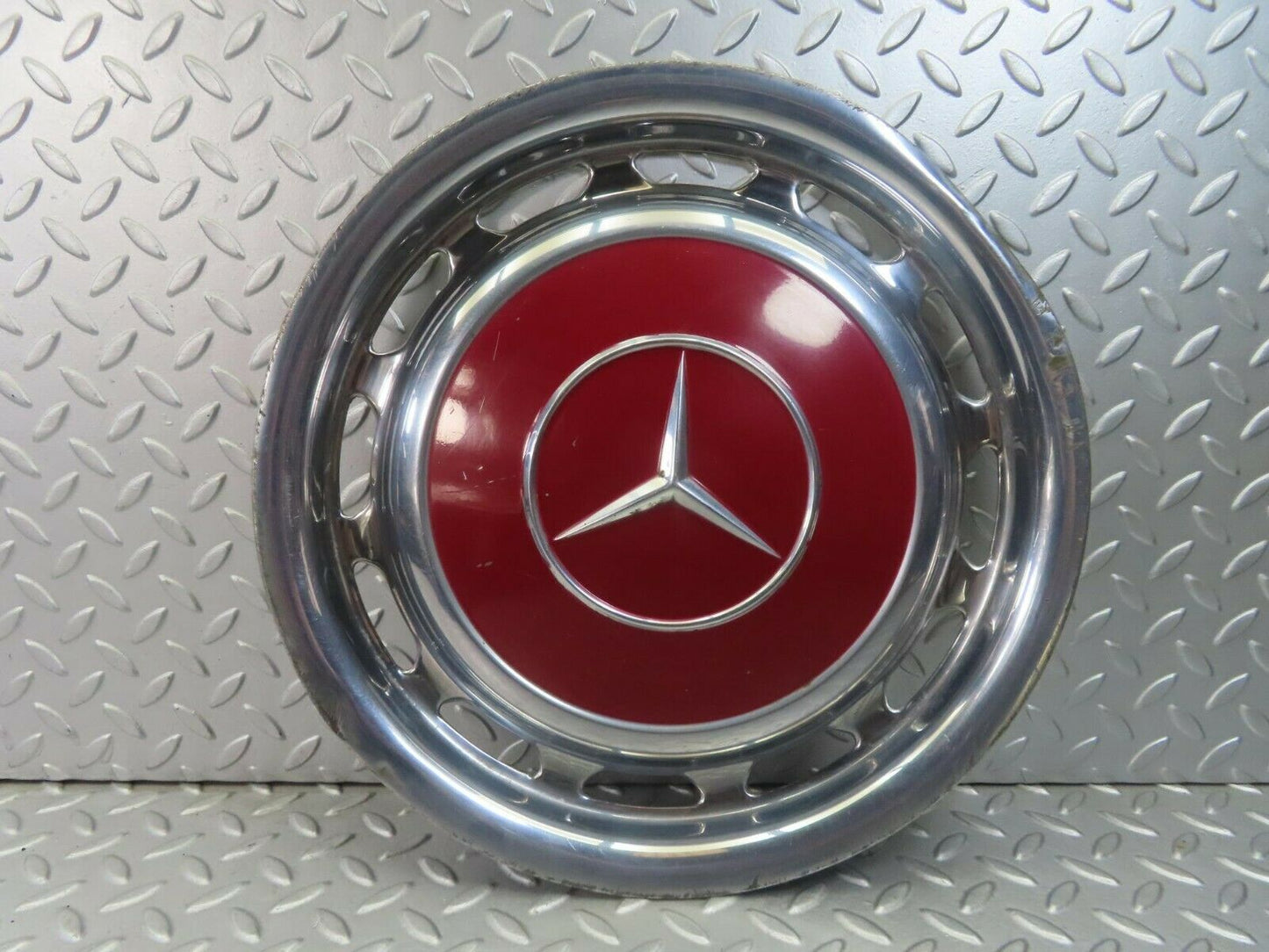 8403 Mercedes-Benz Vintage Wheel Trim Hub Cap 14