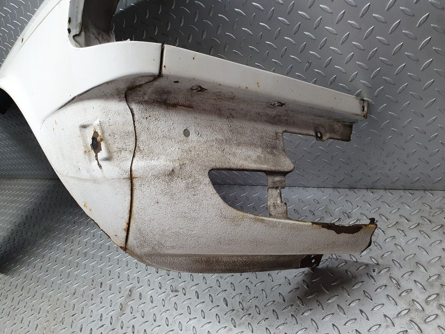 40809 Mercedes-Benz W123 300D Front Right Wing Fender