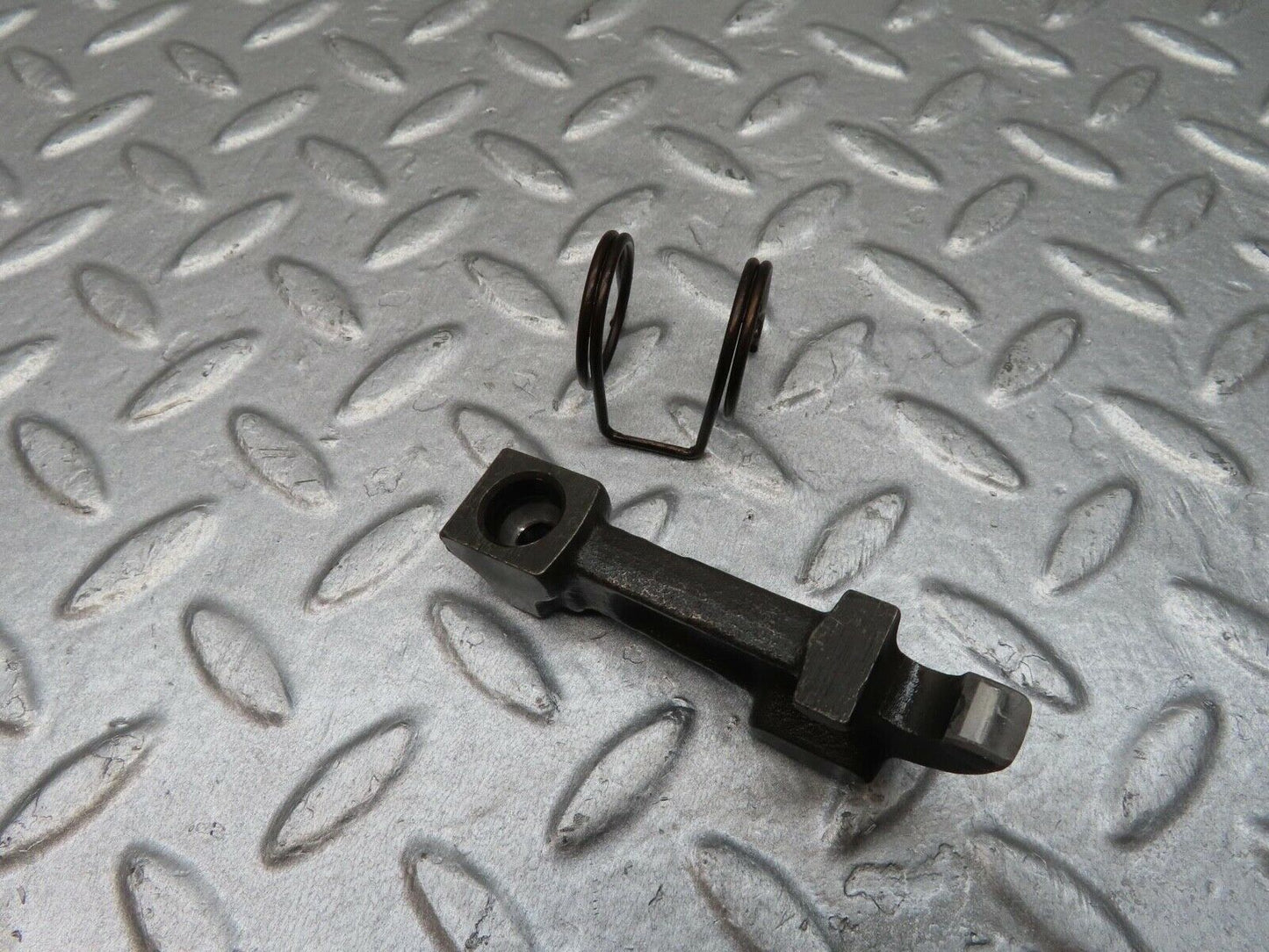 12869 Mercedes-Benz W111 220SE Valve Rocker Arm With Retaining Spring