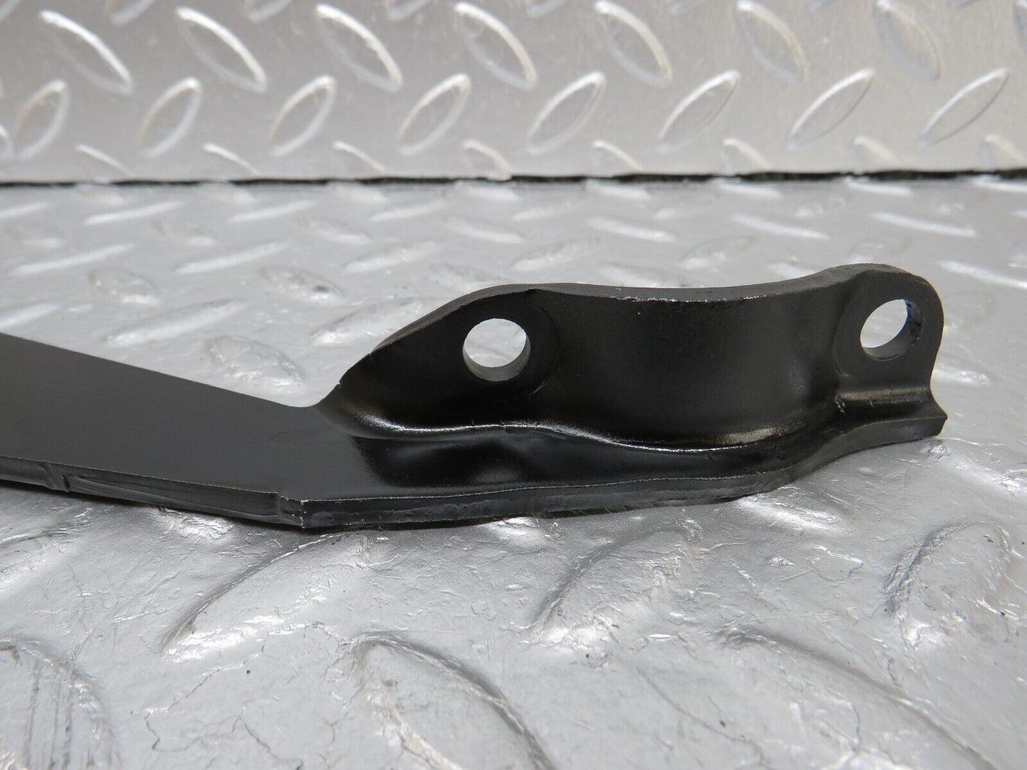 34612 Mercedes-Benz C126 380SEC Coupe Exhaust Bracket