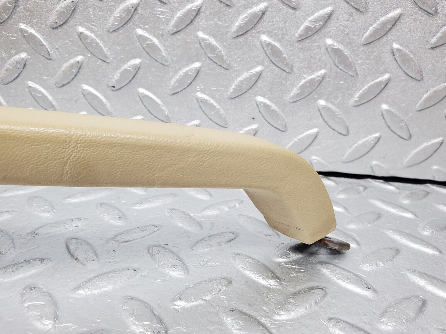 45616 Mercedes-Benz W126 420SE Front Left Interior Door Handle Beige 1269700901