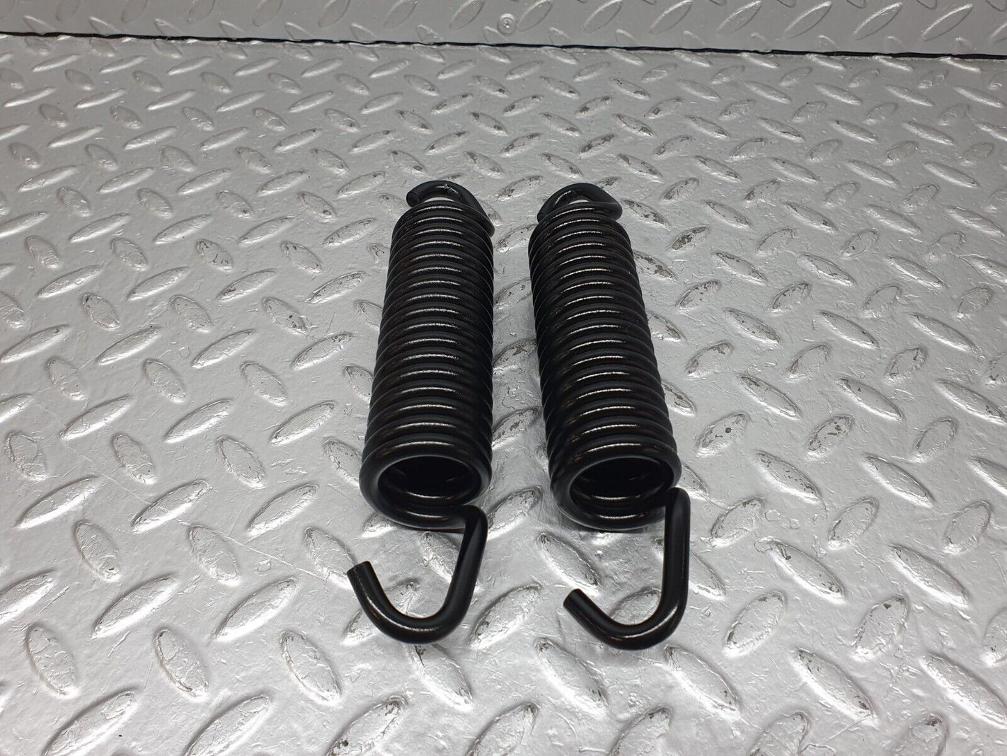 41165 Mercedes-Benz W126 300SE Bonnet Hinge Spring