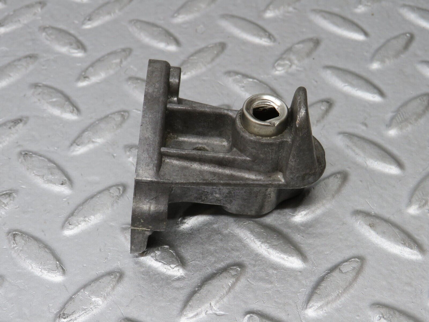 36338 Mercedes-Benz W126 420SE Crankshaft Position Sensor Bracket 1161580540