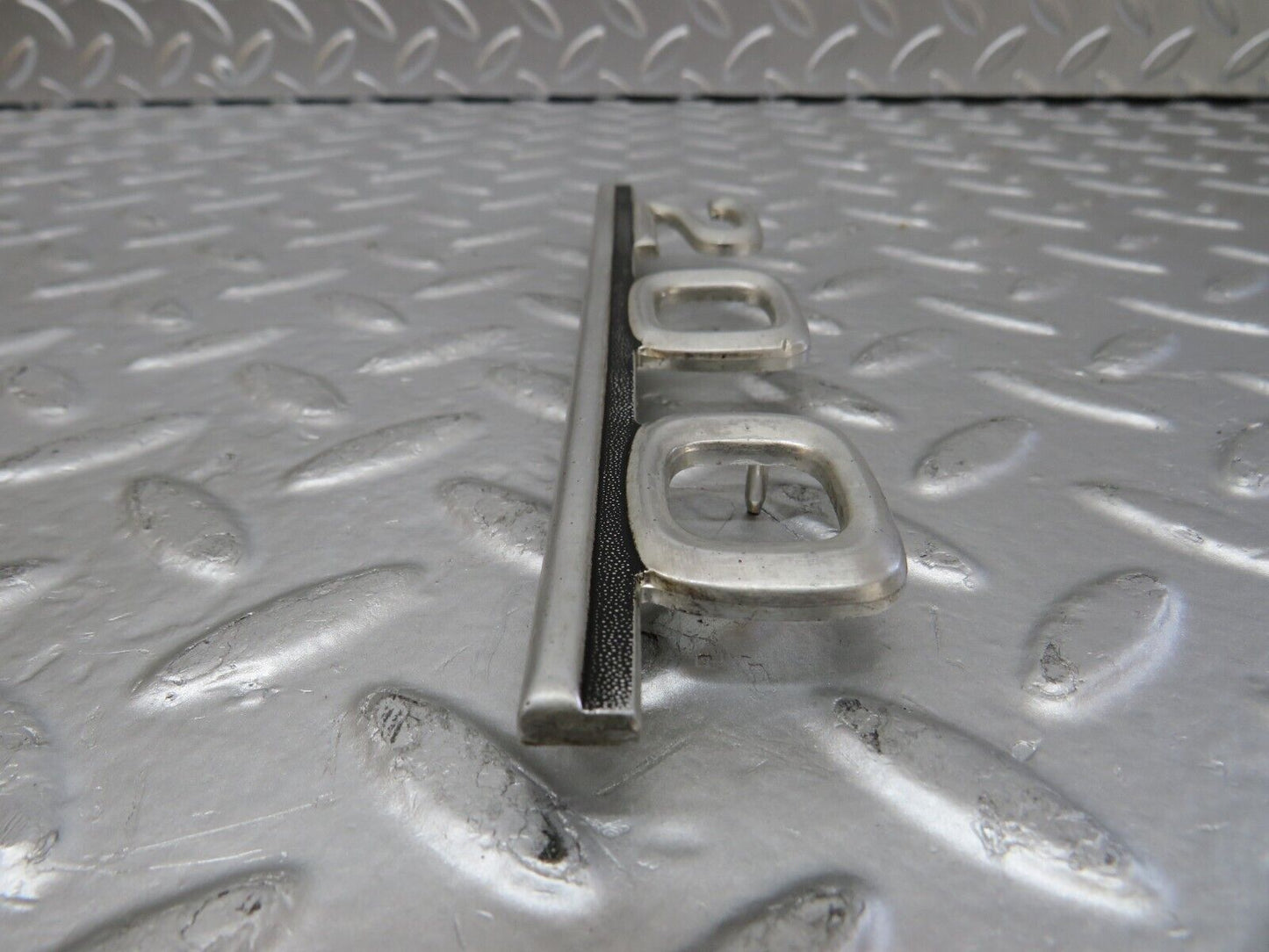 25537 Mercedes-Benz W123 200 Trunk  Badge Emblem 1238170215