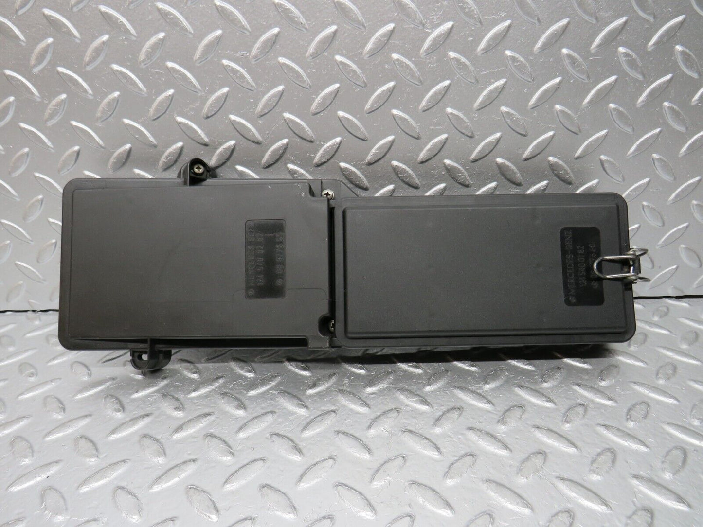 30353 Mercedes-Benz W124 230E Fuse Box Cover Lid 1245400282 1245400182