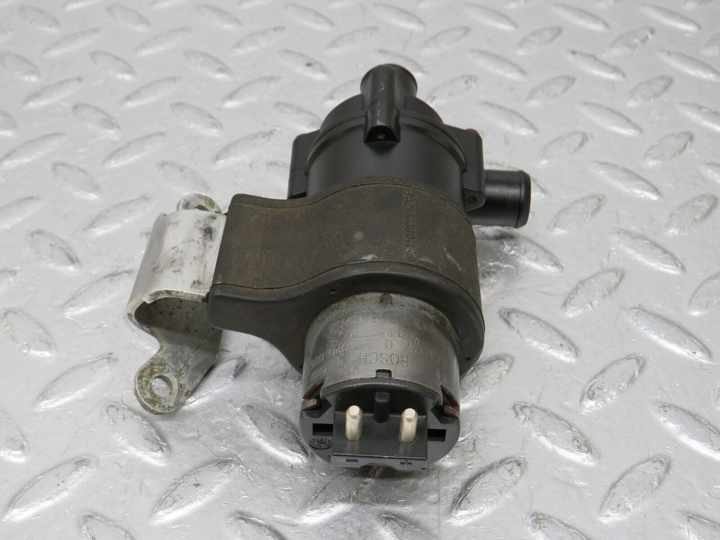 34745 Mercedes-Benz W210 320E Heating Water Pump Bosch 0018351364 0392020026