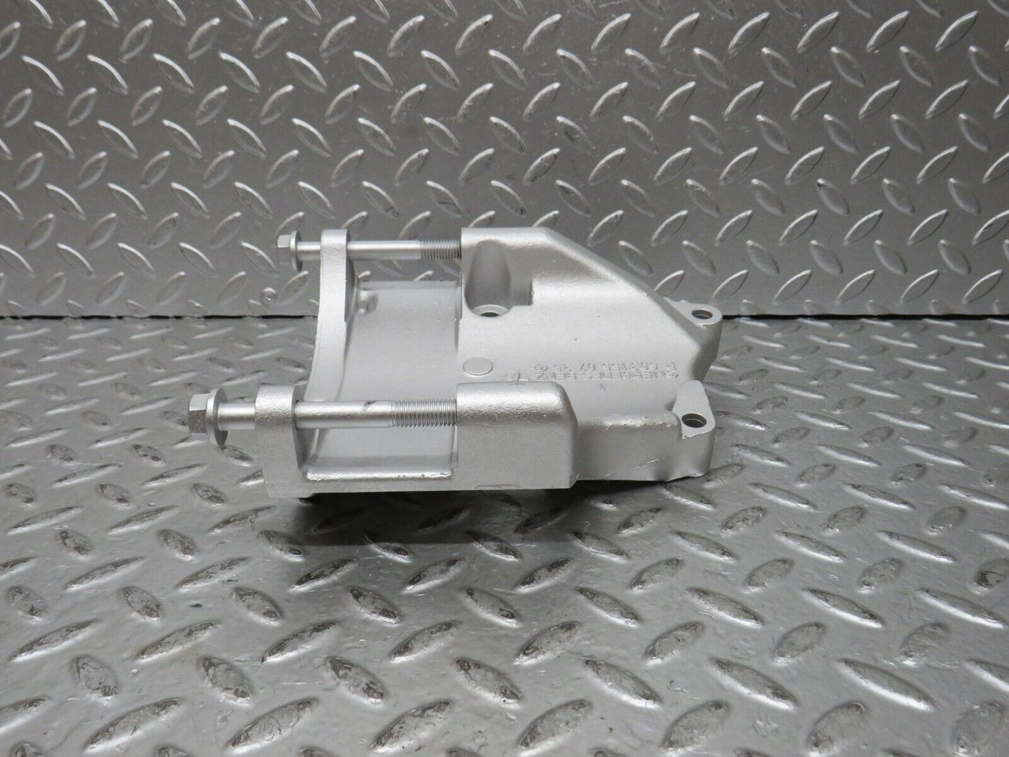 27716 Mercedes-Benz S124 300TE Wagon Alternator Generator Bracket 6031550735