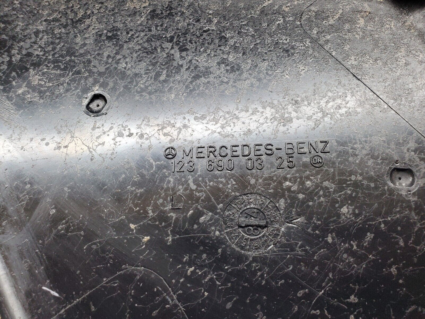 44315 Mercedes-Benz W123 280E C Pillar Cover Panel Left Side Beige 1236900325