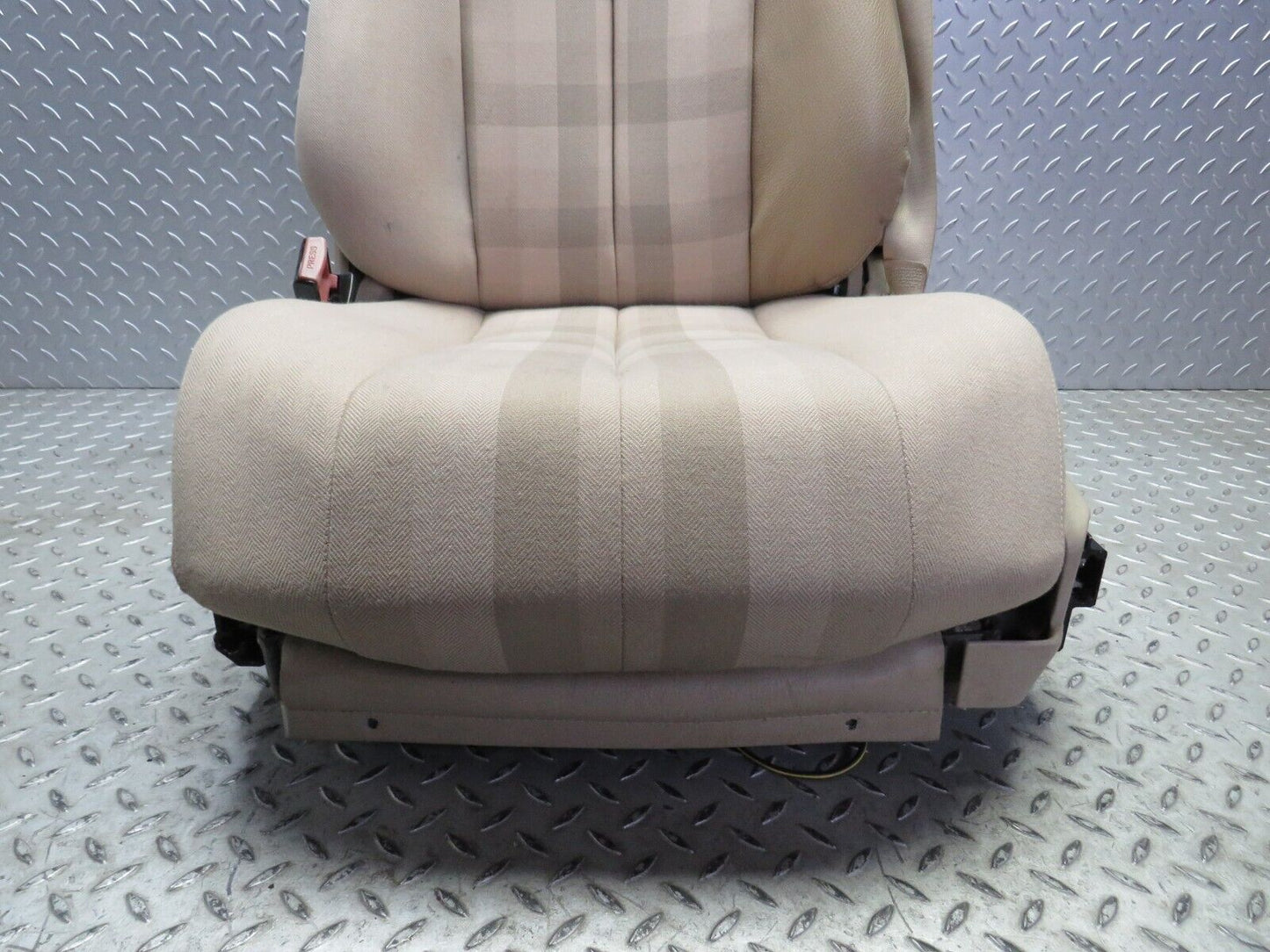 38320 Mercedes-Benz R129 280SL Coupe Electric Front Left Seat Beige