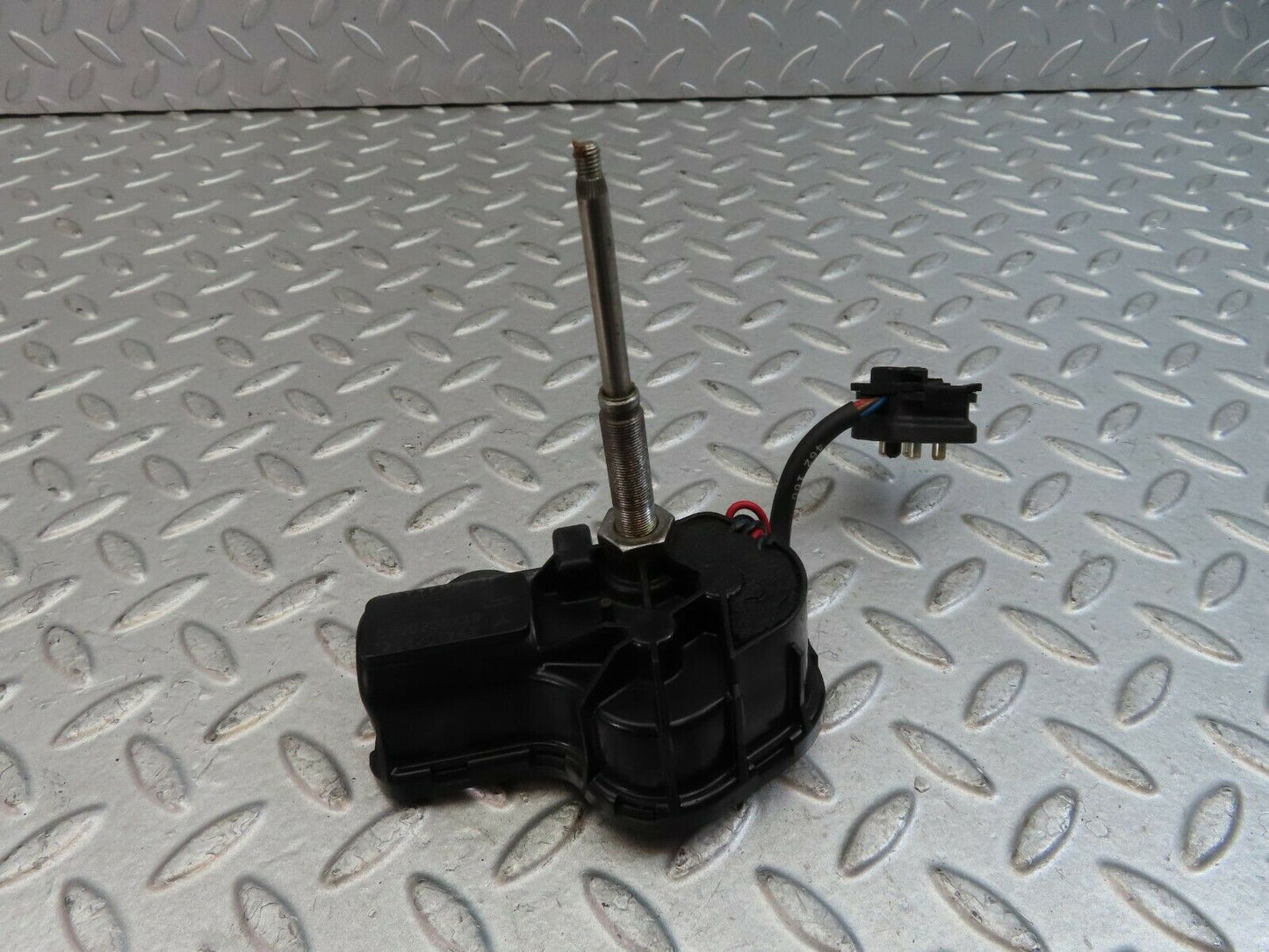 9605 Mercedes-Benz C123 280CE Coupe Headlight Wiper Motor Right 1238201342