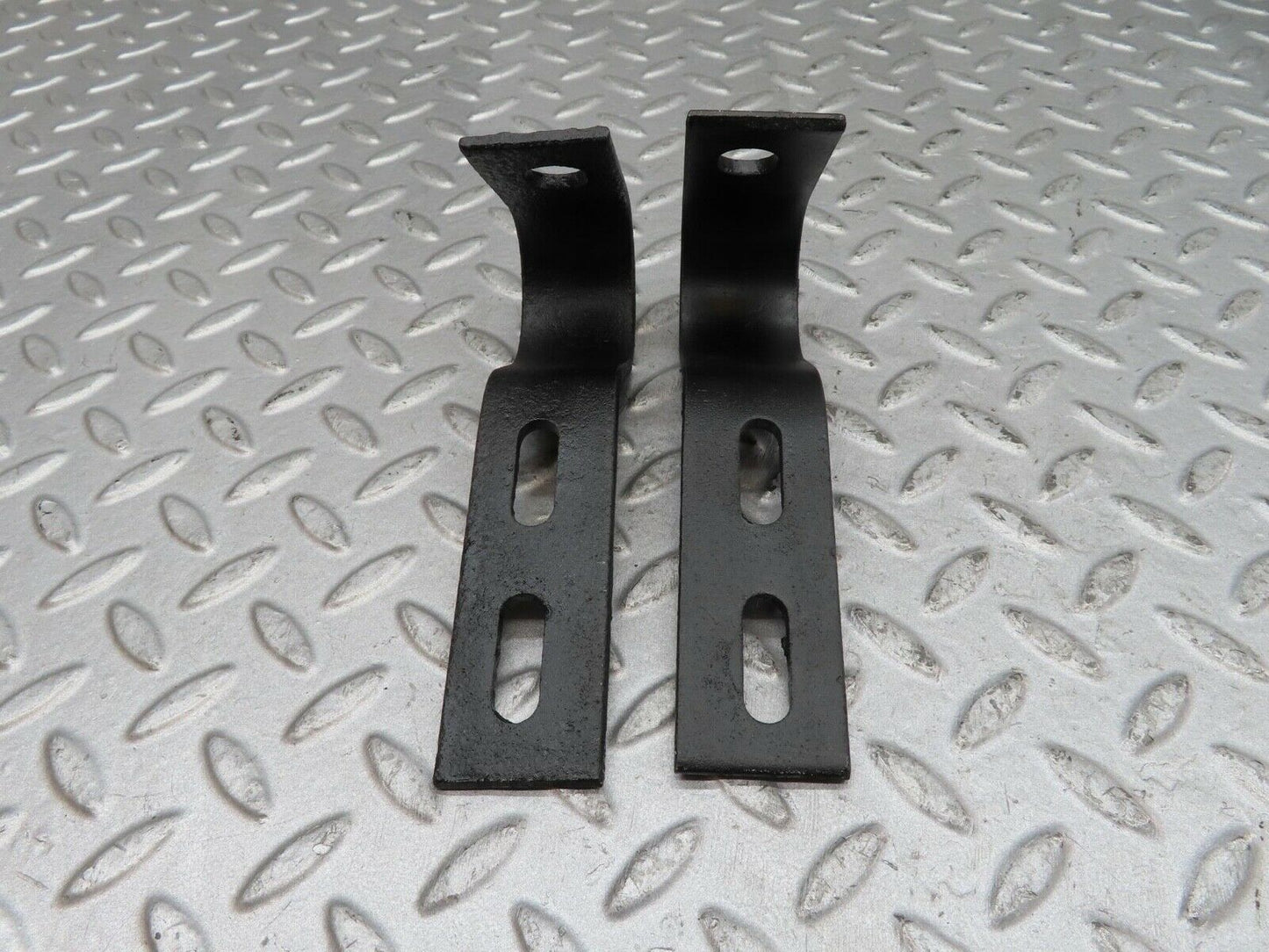 12636 Mercedes-Benz W108 280SE 3.5 Front Bumper Holder