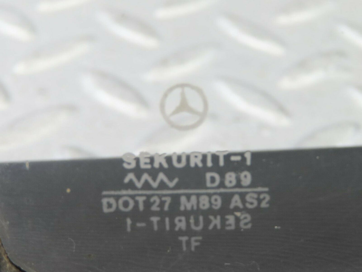 8282 Mercedes-Benz W115 Rear Left Quarter Glass