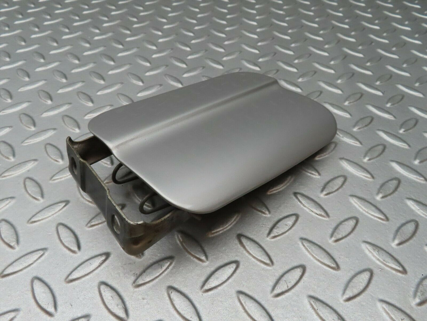 4493 Mercedes-Benz W123 230E Fuel Tank Flap Cap 1235840039