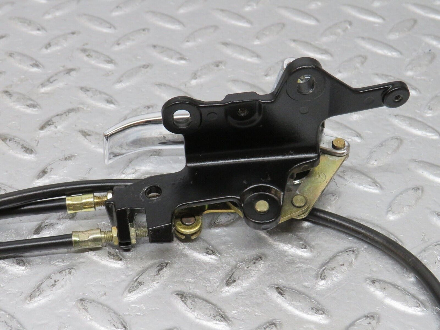 36841 Mercedes-Benz R129 300SL-24 Front Left Seat Release Handle Cable