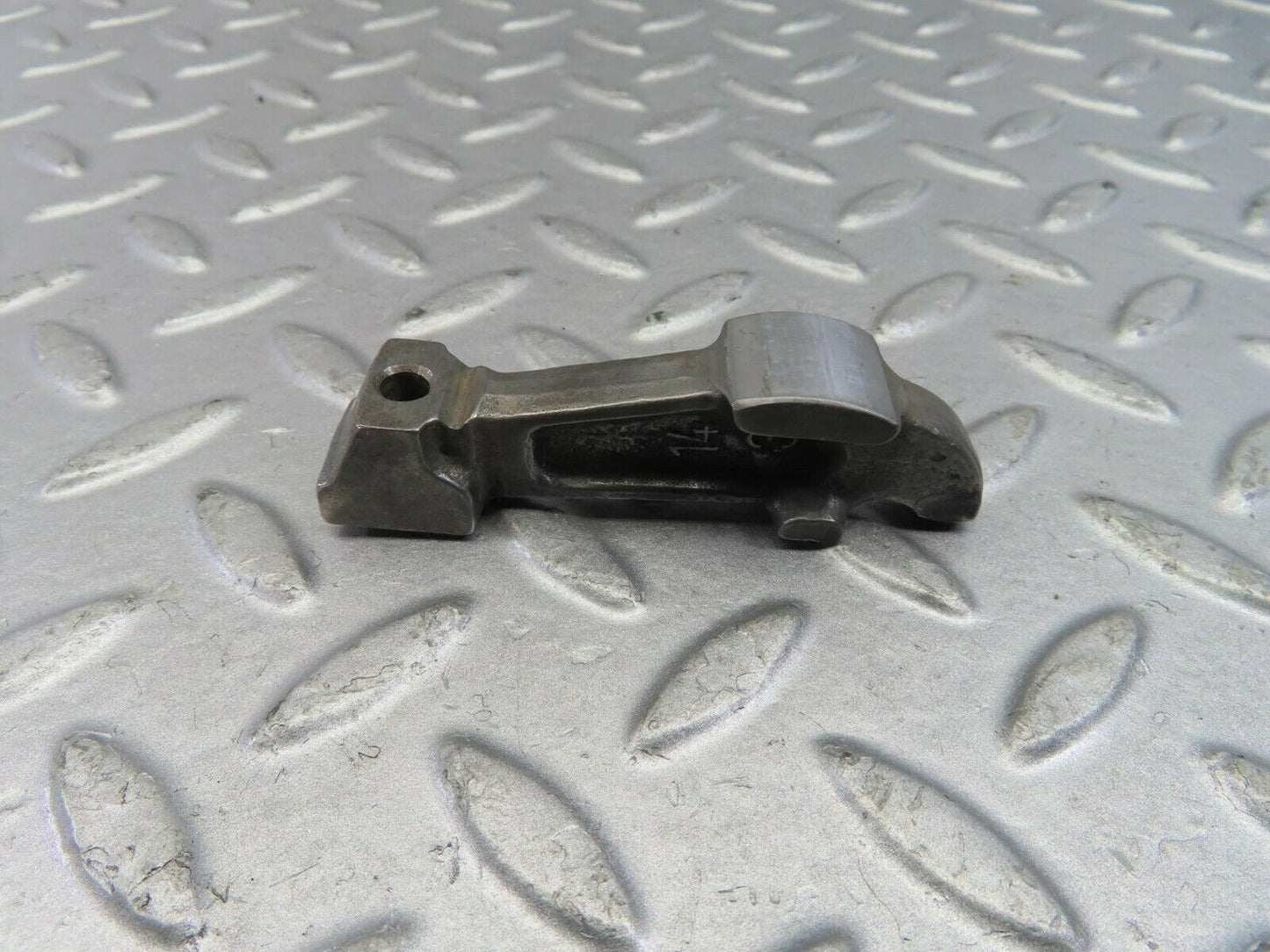 9136 Mercedes-Benz W108 Valve Rocker Arm With Retaining Spring