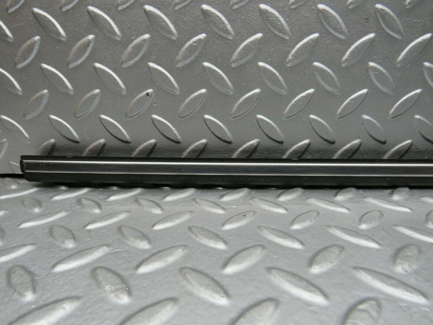 22022 Mercedes-Benz S123 280TE Rear Right Door Centre Moulding Trim