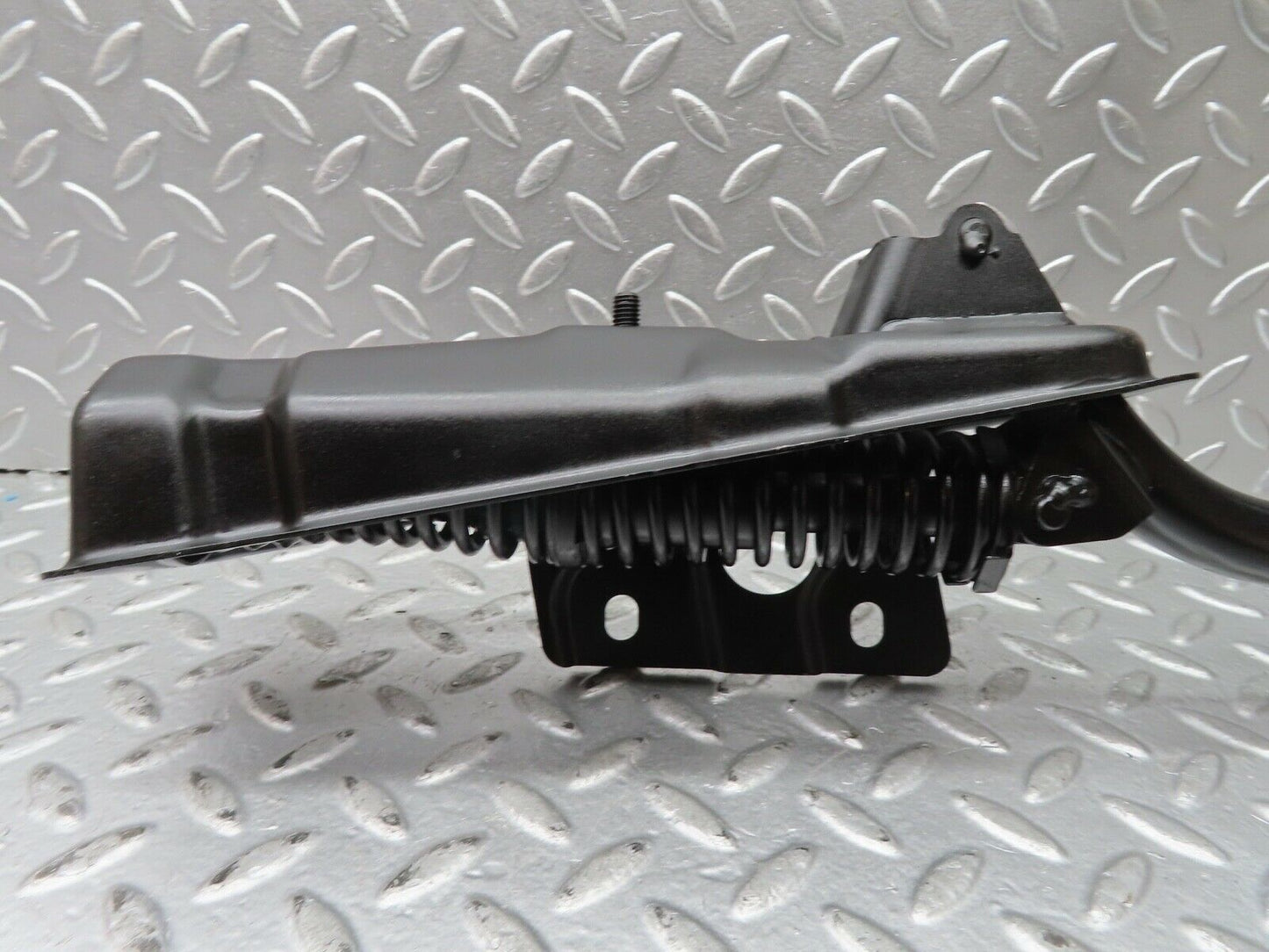 21526 Mercedes-Benz W126 300SE Trunk Hinge Right Side