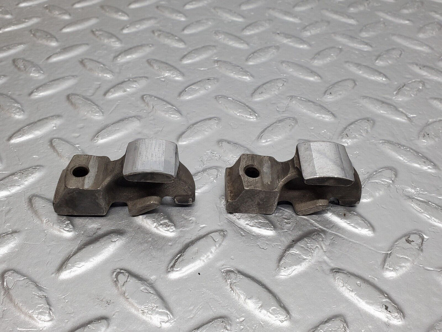 45475 Mercedes-Benz 280E M110.988 Valve Rocker Arm With Retaining Spring