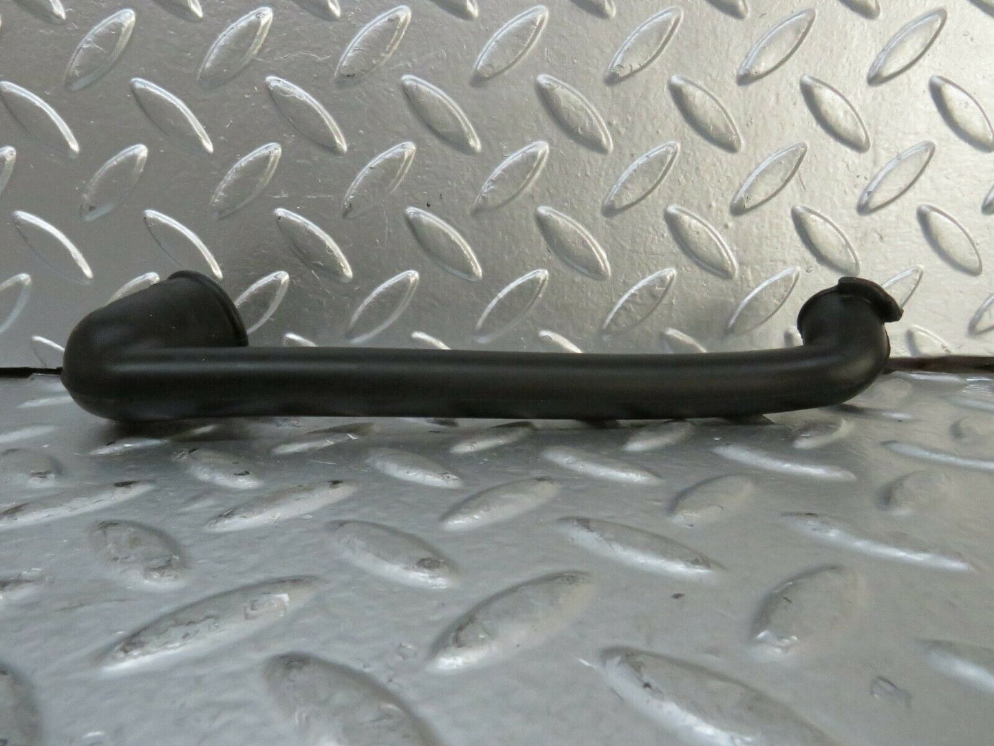 23858 Mercedes-Benz C107 450SLC Coupe Crankcase Breather Hose 1170940391