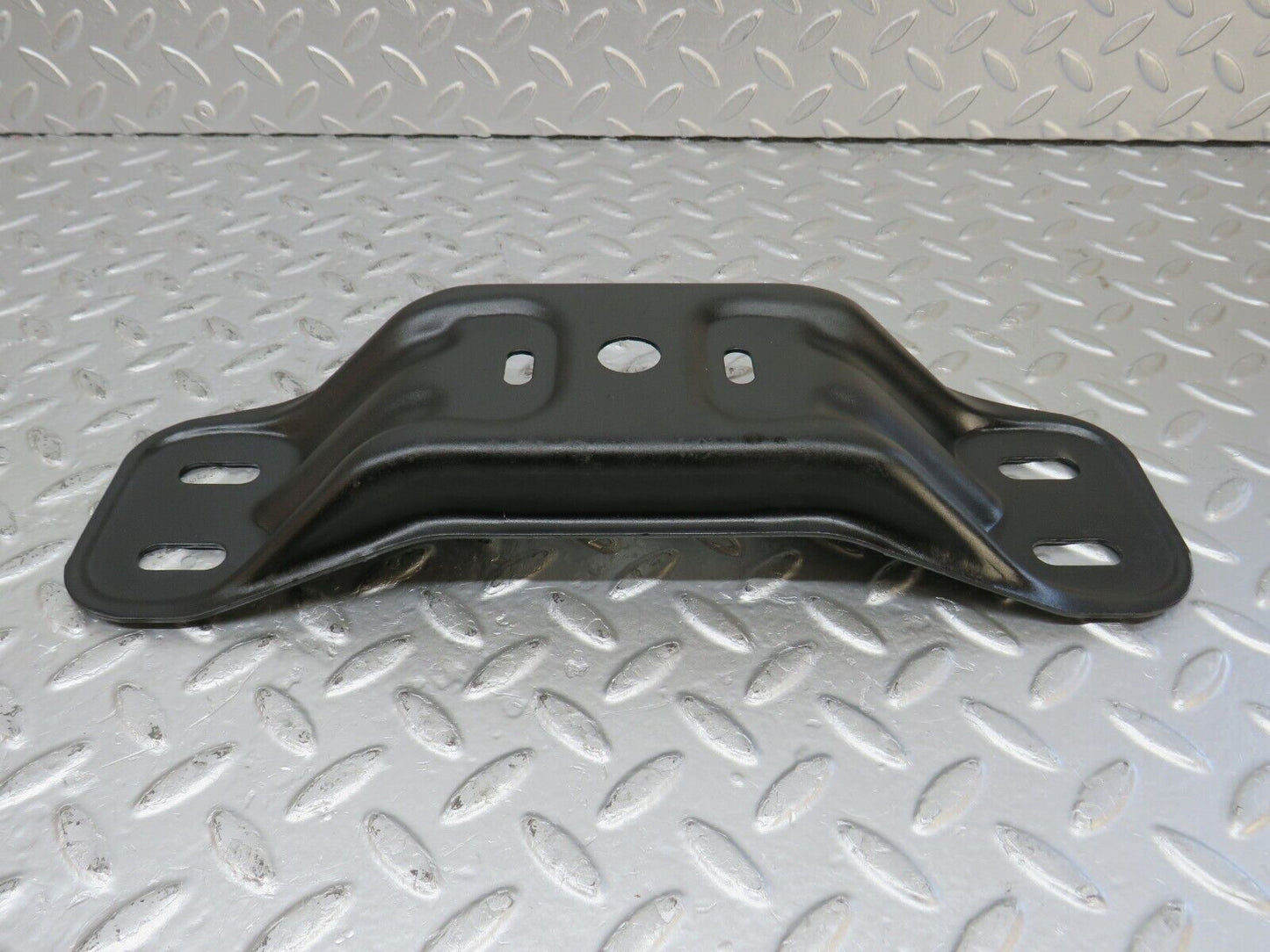 33913 Mercedes-Benz W124 260E Gearbox Mount Bracket