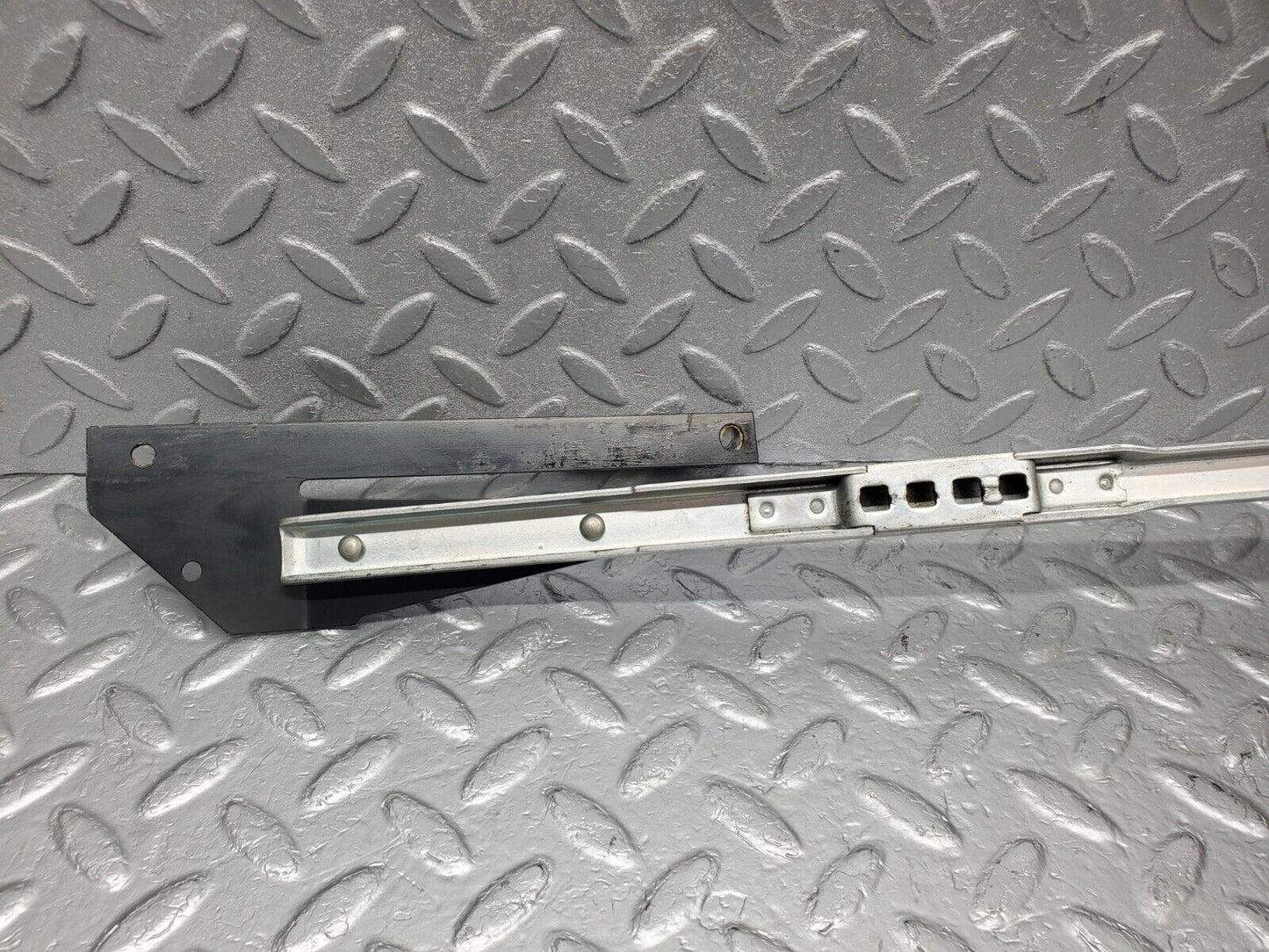 46625 Mercedes-Benz C123 280CE Coupe Front Left Seat Sliding Adjust Handle