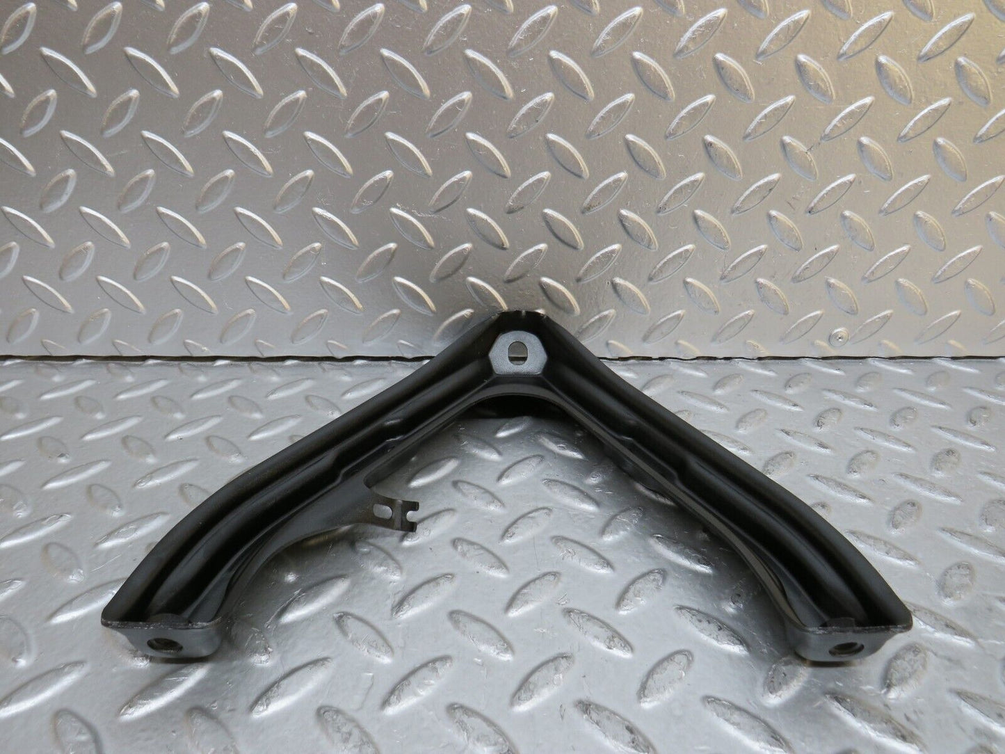 29428 Mercedes-Benz W124 230E Air Intake Manifold Bracket