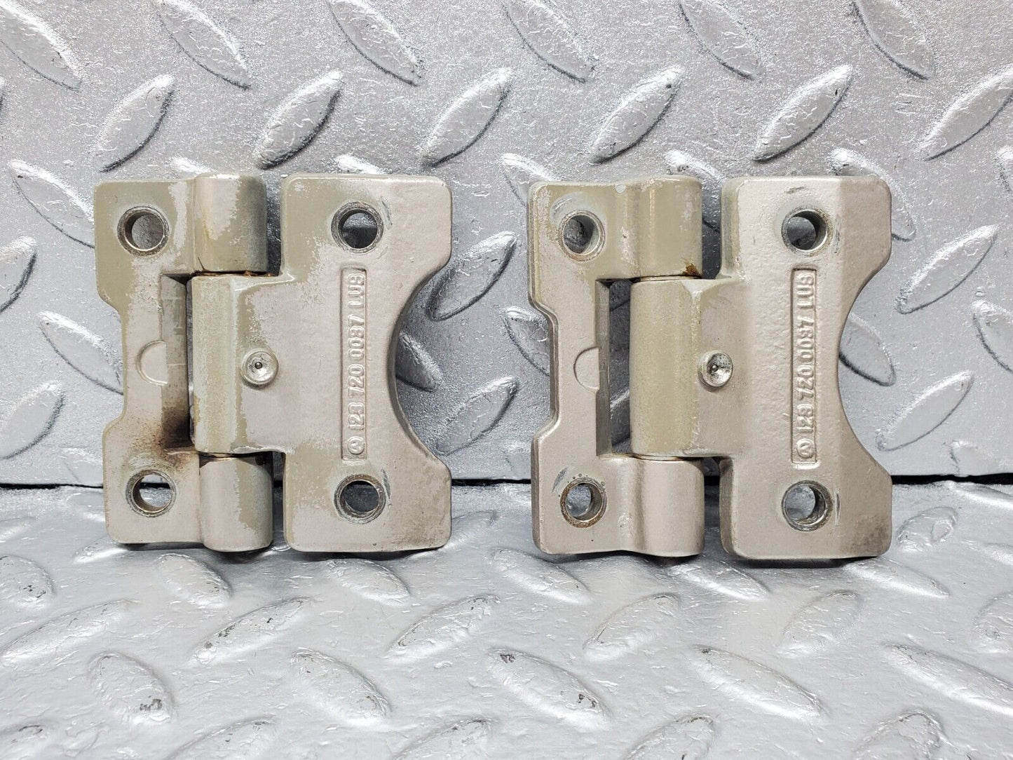 45551 Mercedes-Benz W126 420SE Door Hinge Pair Right Side 1237200037