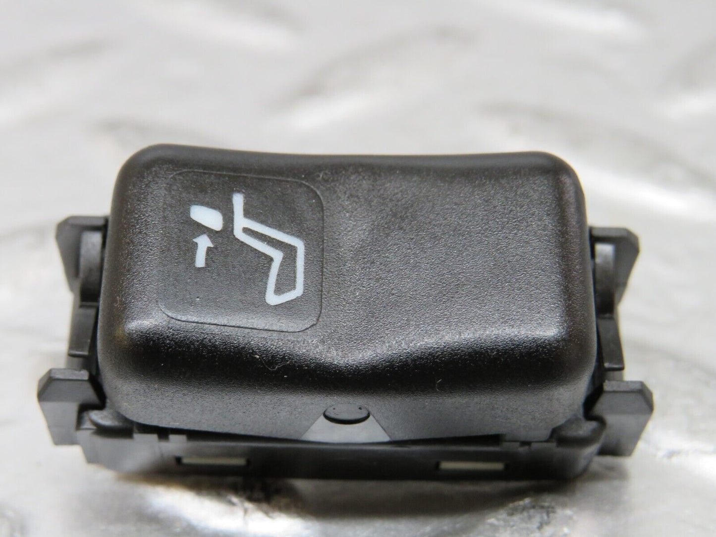 25815 Mercedes-Benz W124 280E Headrest Release Control Switch 1248214751