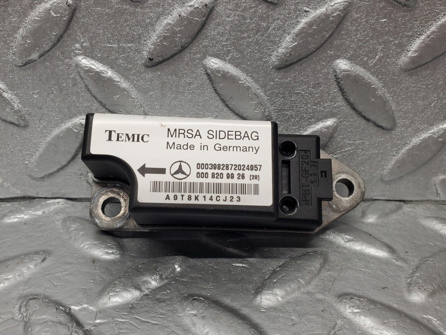 46791 Mercedes-Benz R129 320SL Coupe Airbag Crash Sensor 0008209926