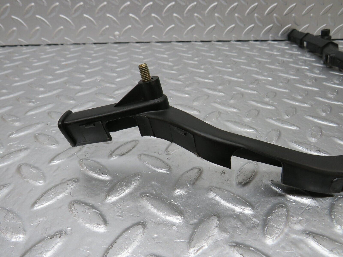 34105 Mercedes-Benz W124 260E Engine Wire Bracket Holder 1031590213