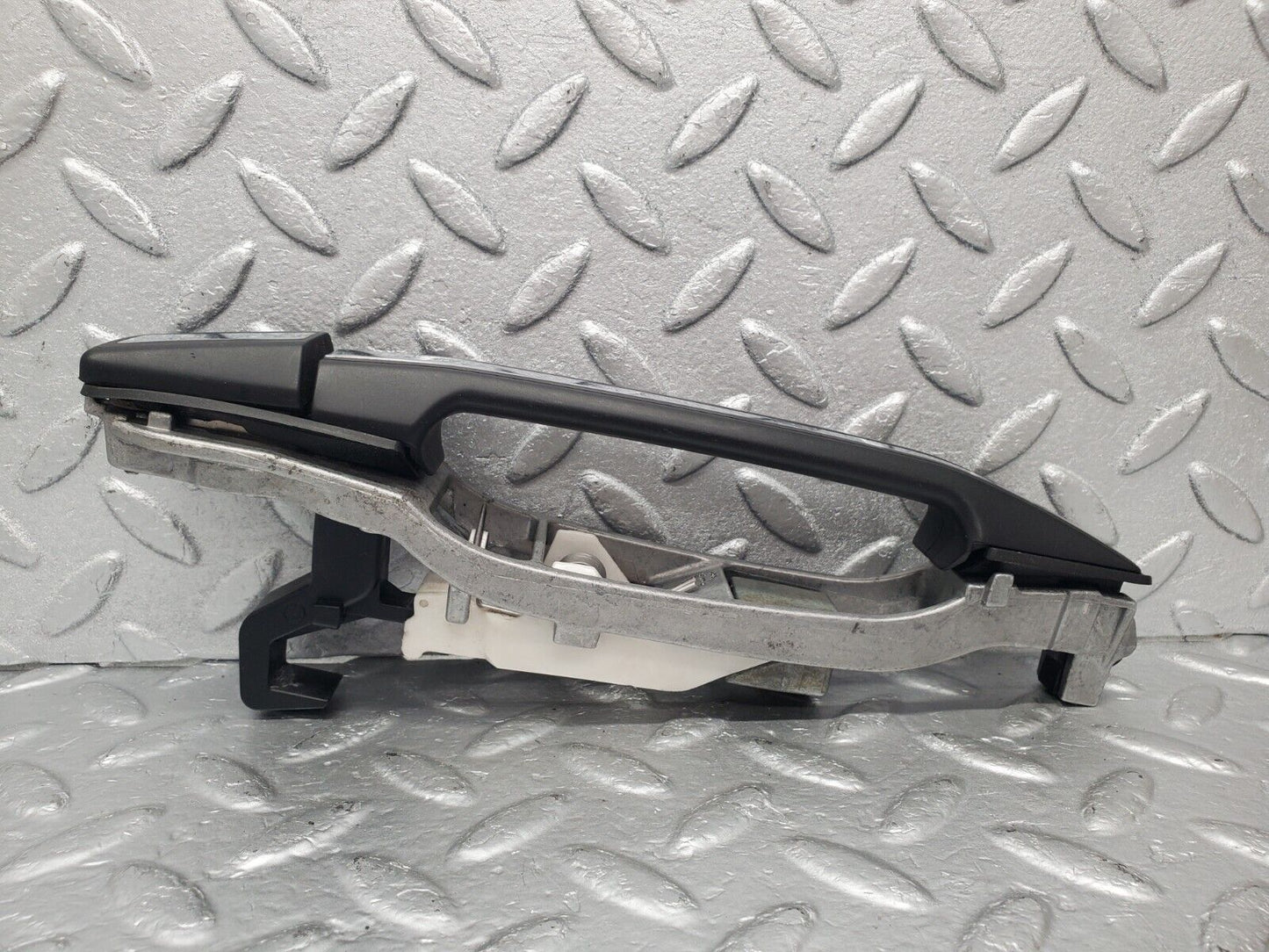 46142 Mercedes-Benz W124 Rear Right Exterior Door Handle