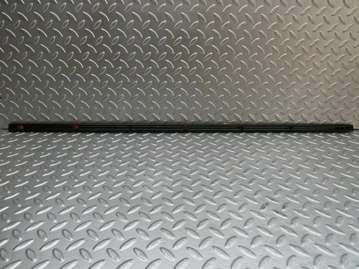 24008 Mercedes-Benz W123 280E Front Left Door Centre Moulding Trim
