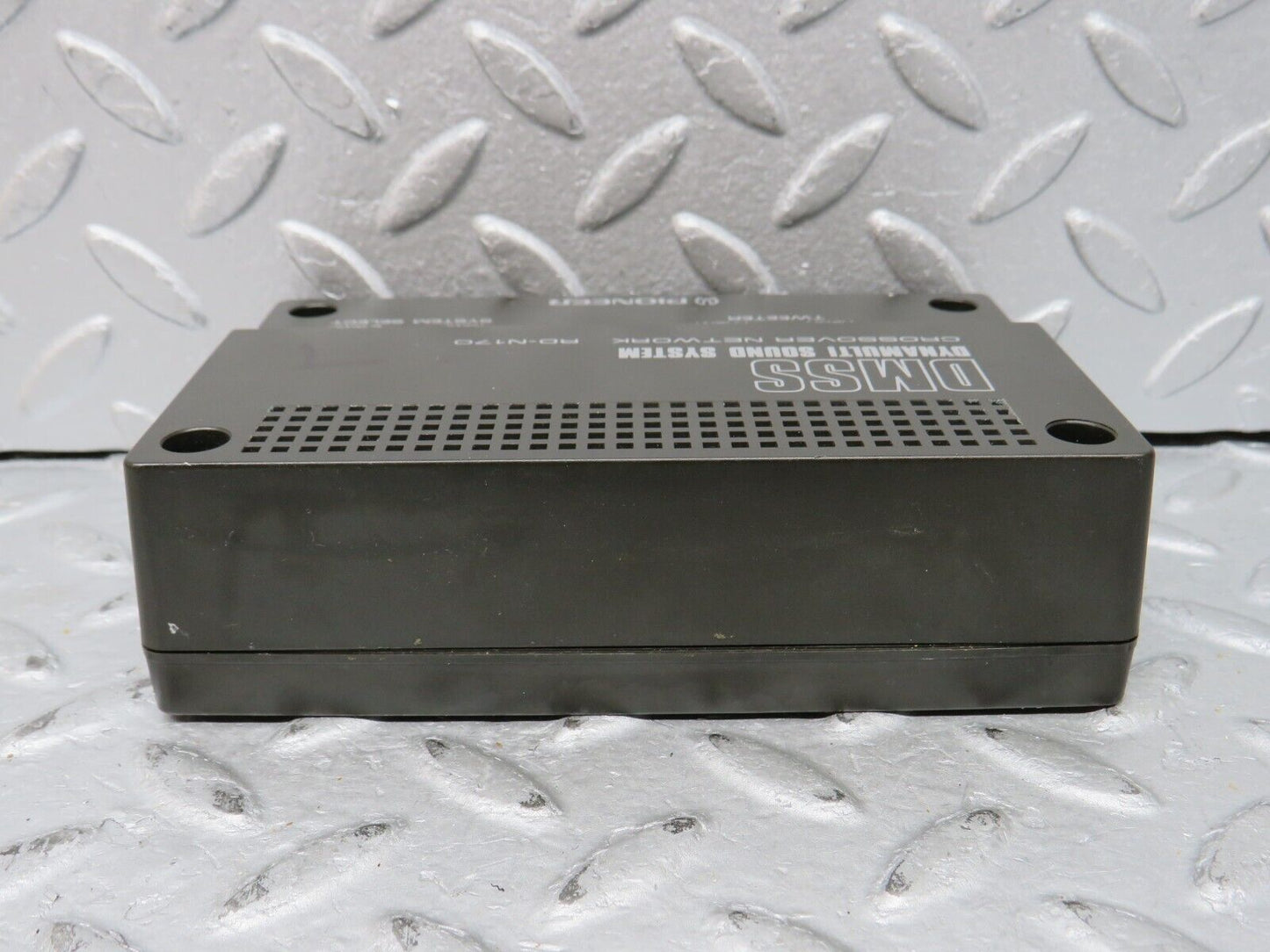 36506 Mercedes-Benz W201 190E 2.0L Dynamulti Sound System PIONEER RD-N170