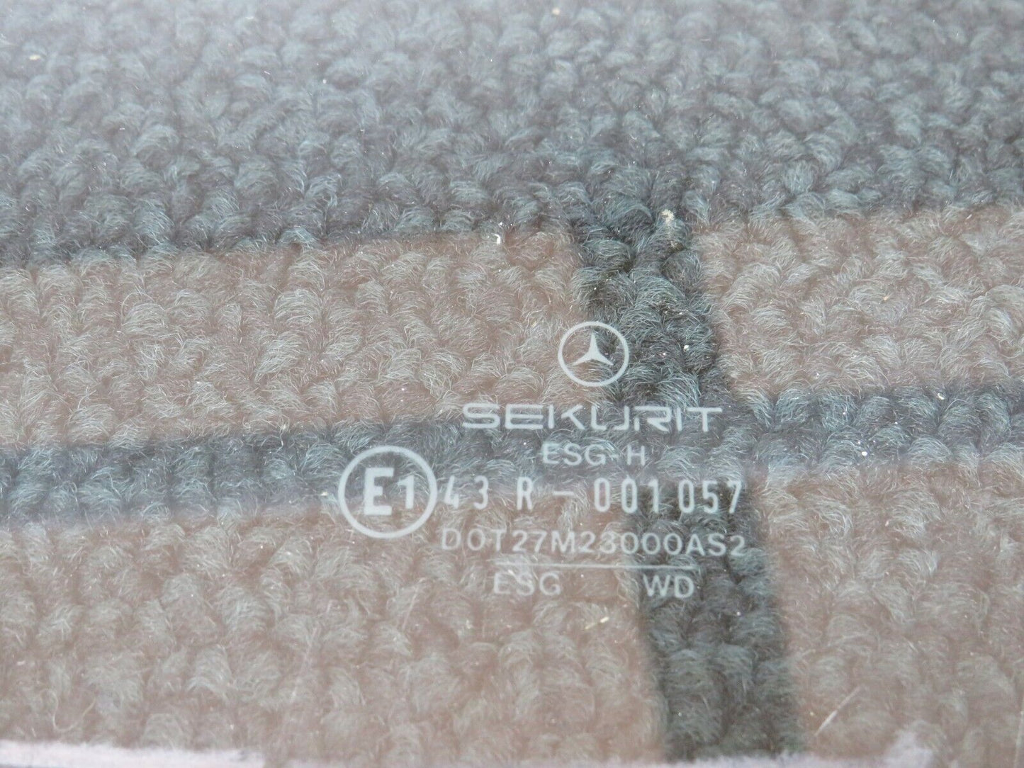 25148 Mercedes-Benz W201 190D Front Left Door Window Glass