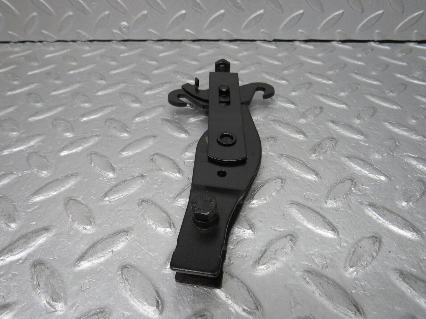 38058 Mercedes-Benz A124 320E Handbrake Adjusting Handbrake Regulator