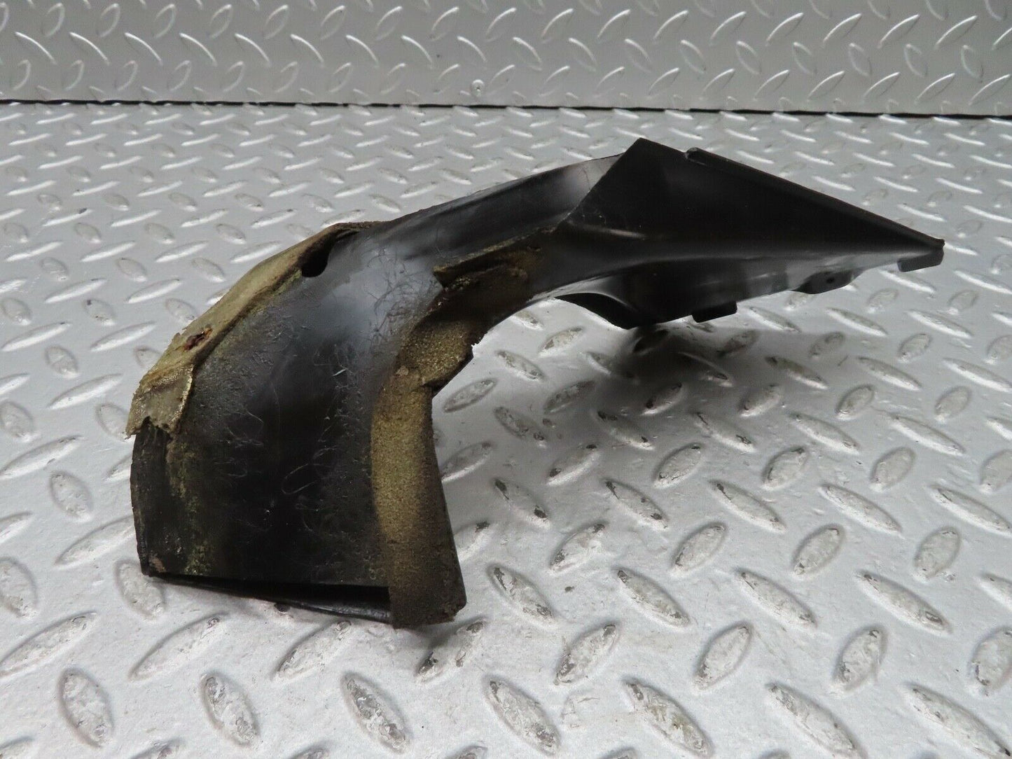 17076 Mercedes-Benz C123 280CE Coupe Water Drain1238300328