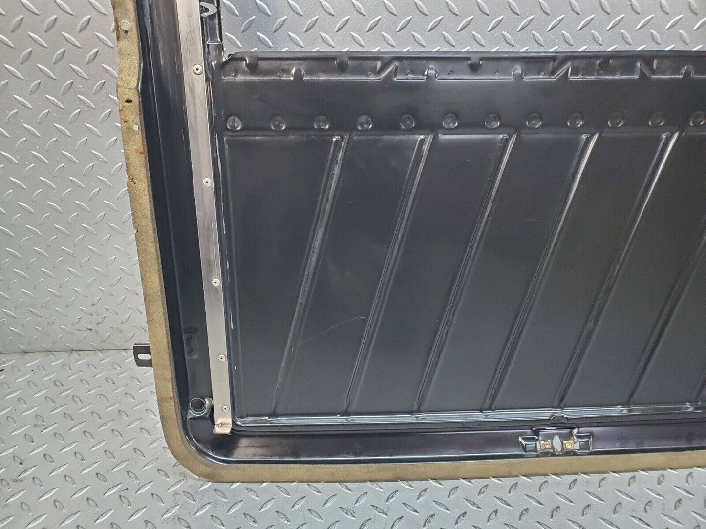 45994 Mercedes-Benz W126 420SE Power Sunroof Frame