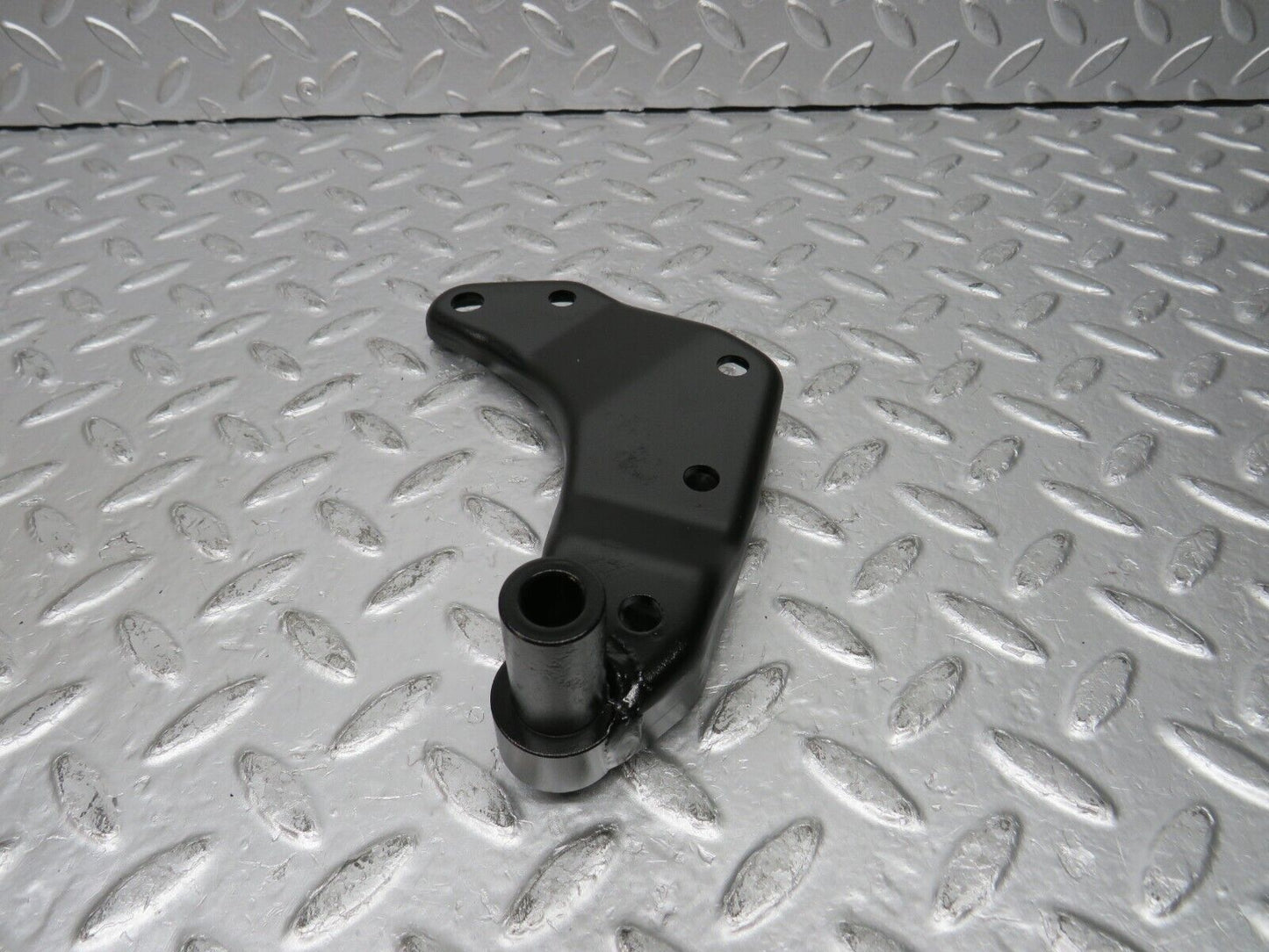 30868 Mercedes-Benz W201 190E 2.0L Power Steering Pump Bracket