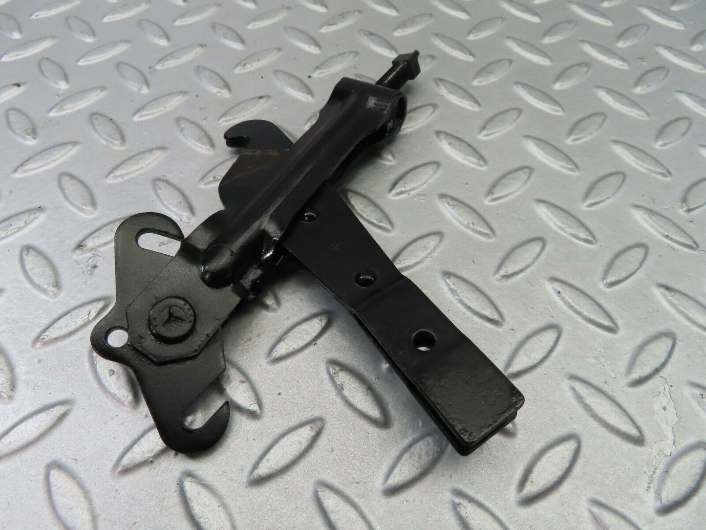 7479 Mercedes-Benz W116 450SE Handbrake Adjusting Handbrake Regulator
