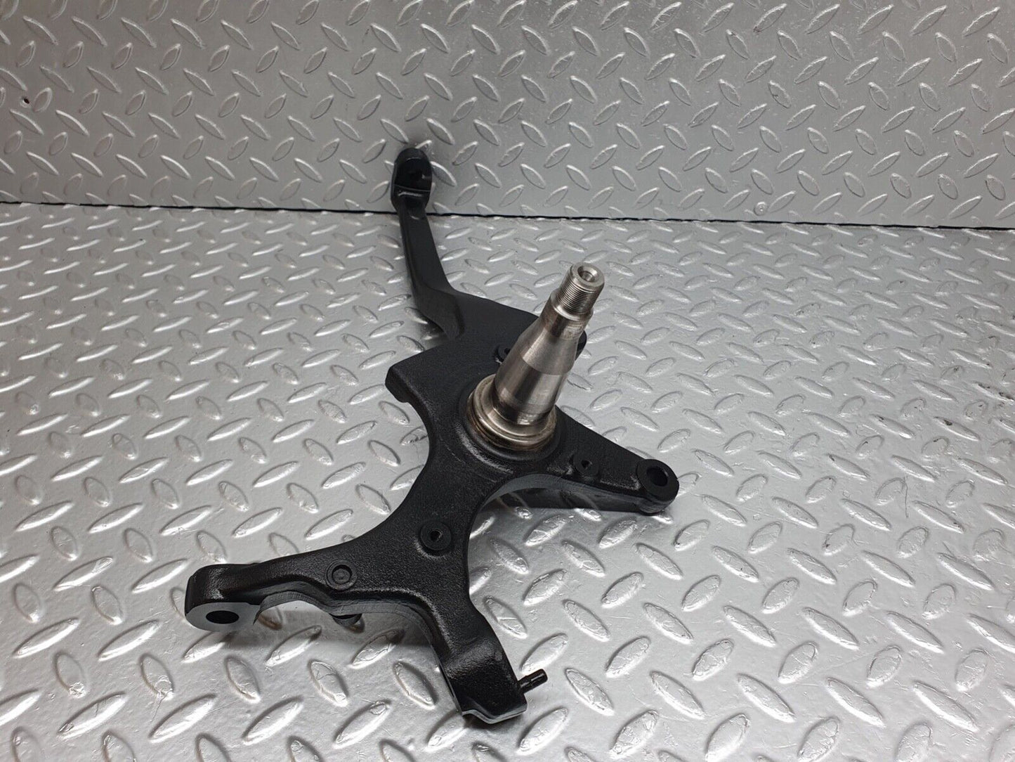 42029 Mercedes-Benz W202 C200 Front Right Steering Knuckle 2021501