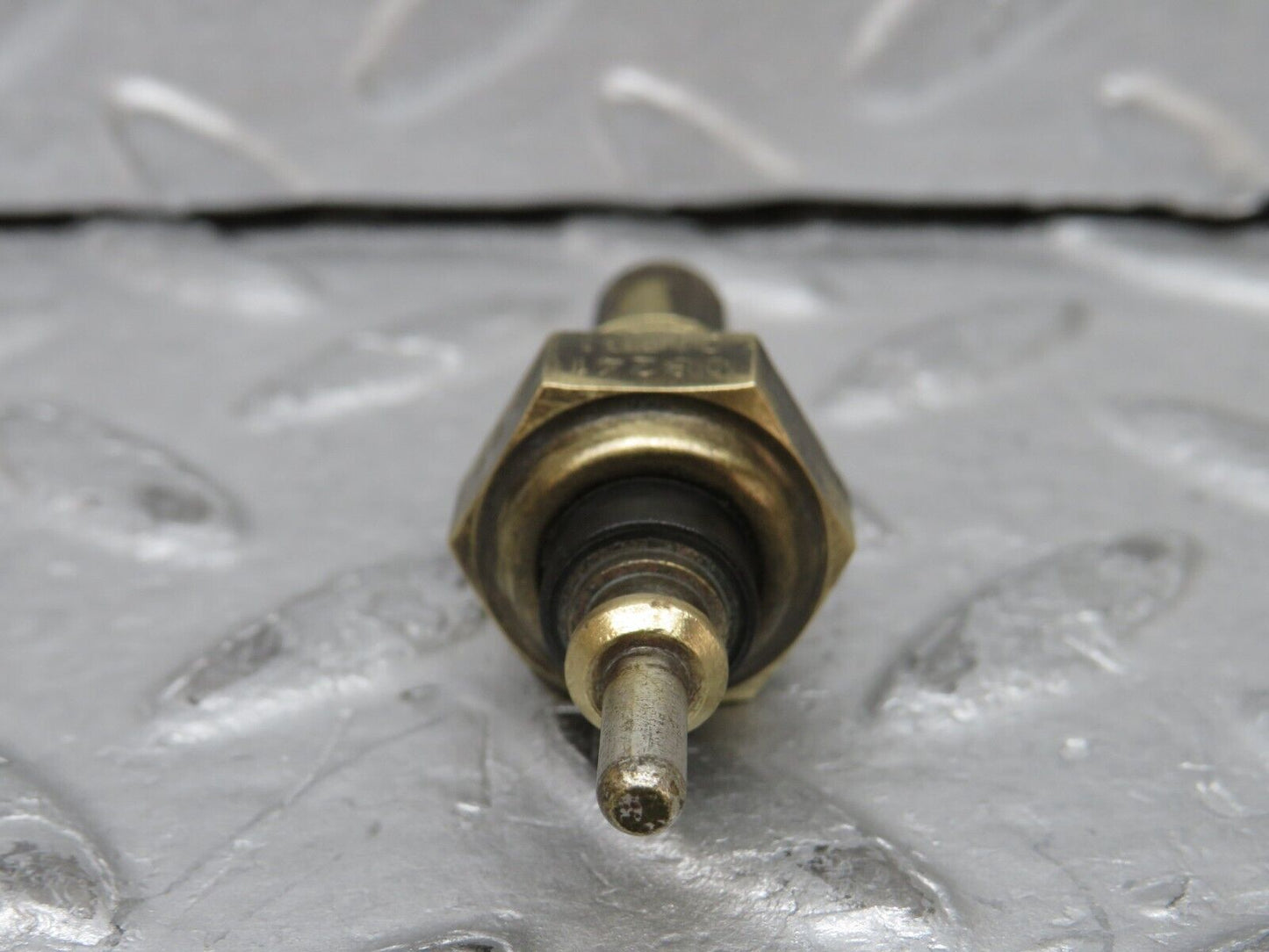 37144 Mercedes-Benz C126 420SEC Coupe Coolant Temperature Sensor 0824121001 005542617
