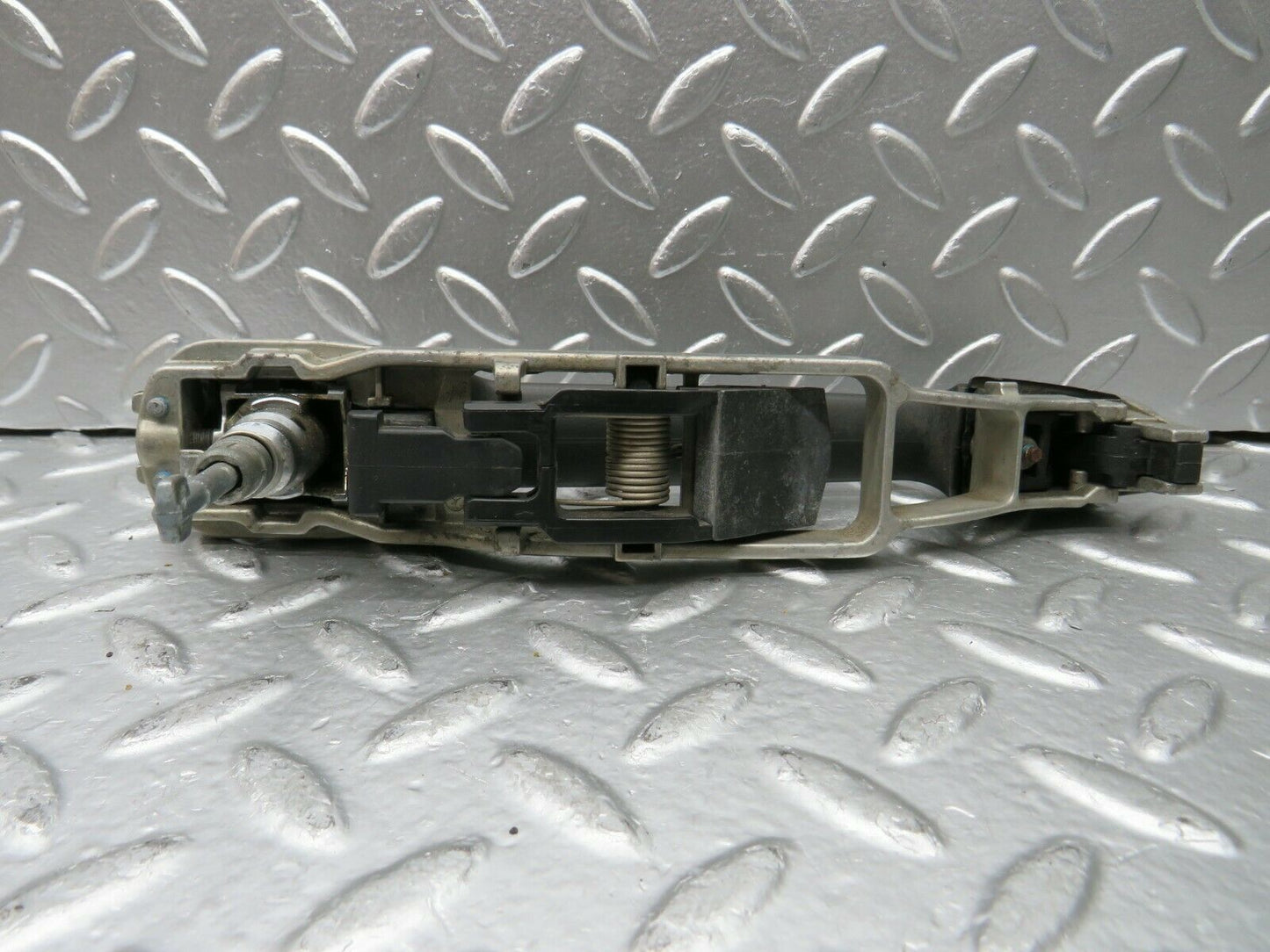 22813 Mercedes-Benz W124 230E Front Left Exterior Door Handle No Key