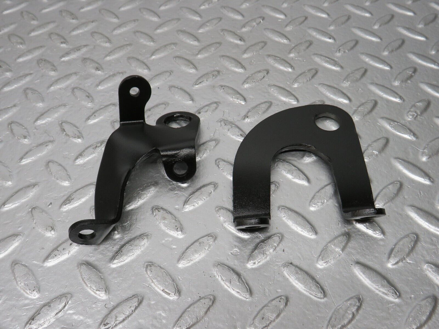 33063 Mercedes-Benz C107 R107 350 V8 Engine Lifting Eyes Hooks