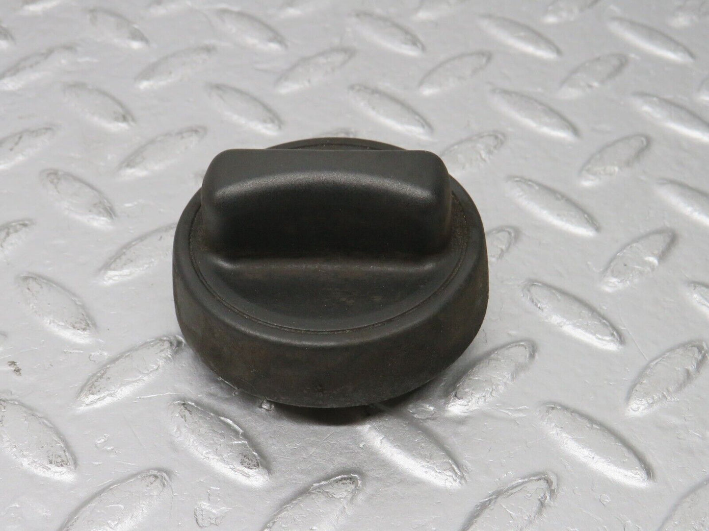 38590 Mercedes-Benz R129 280SL Coupe Fuel Tank Cap 1404700005