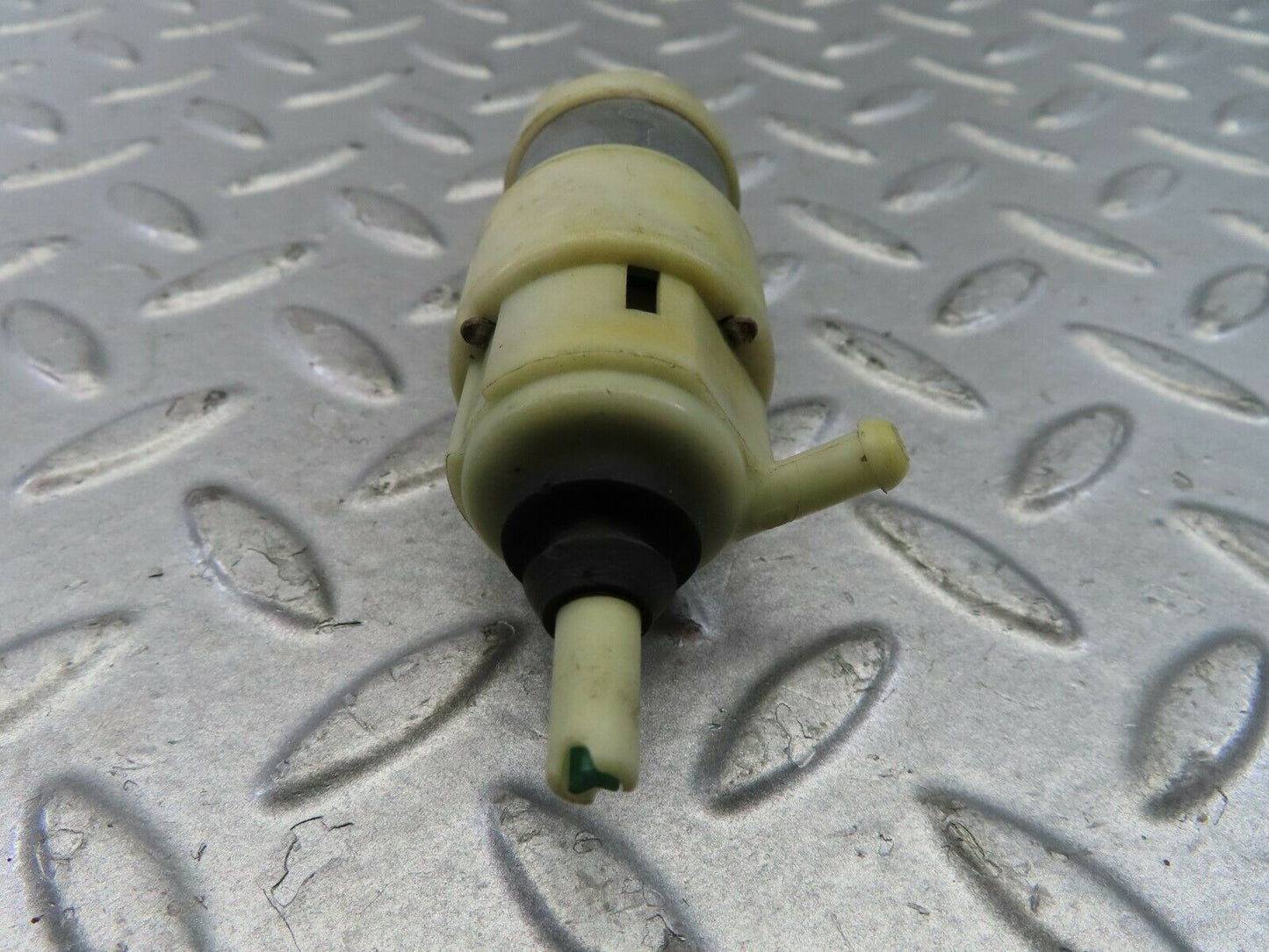 9229 Mercedes-Benz W123 Windscreen Washer Pump